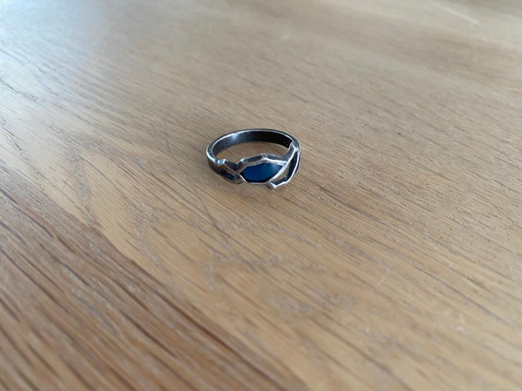 Nico Taeymans’ verzilverde ring. M55 (=17.3), Handtassen en Accessoires, Ophalen of Verzenden, Zo goed als nieuw, Zilver, Dame
