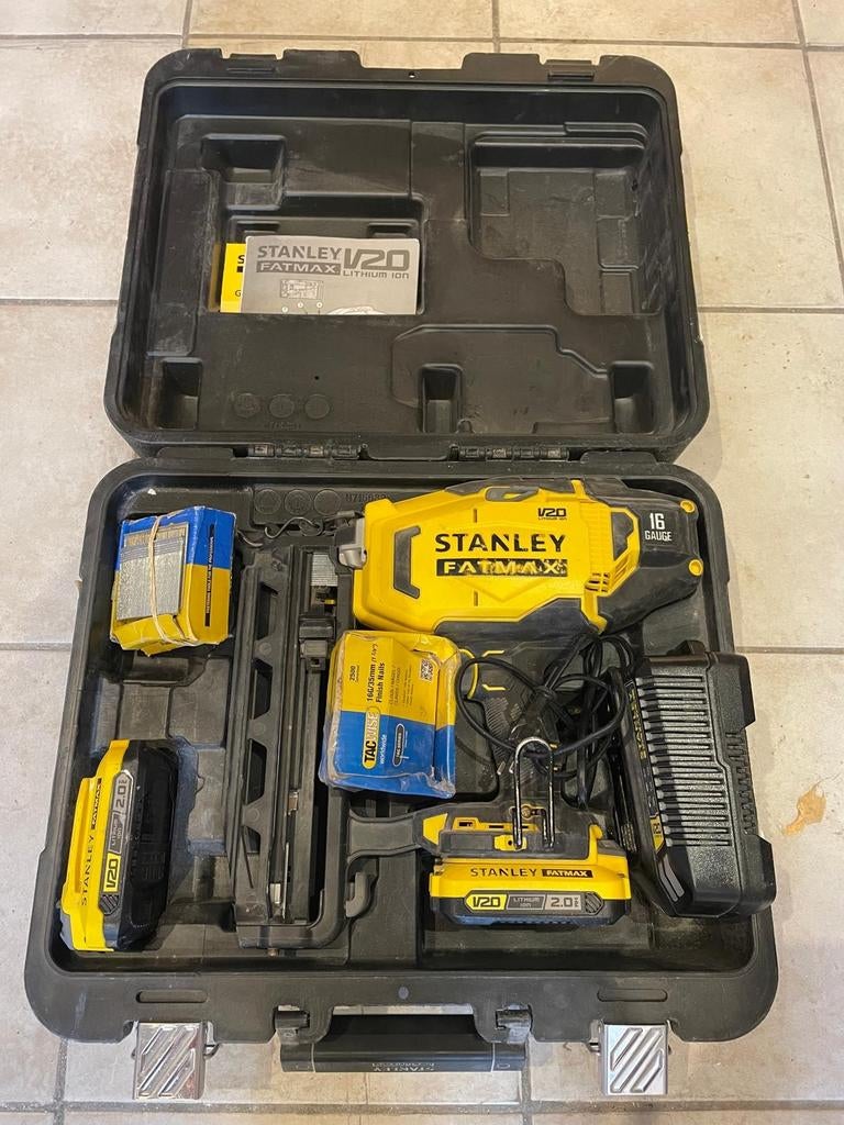 Cloueuse Stanley accu, Bricolage & Construction, Outillage | Autres Machines