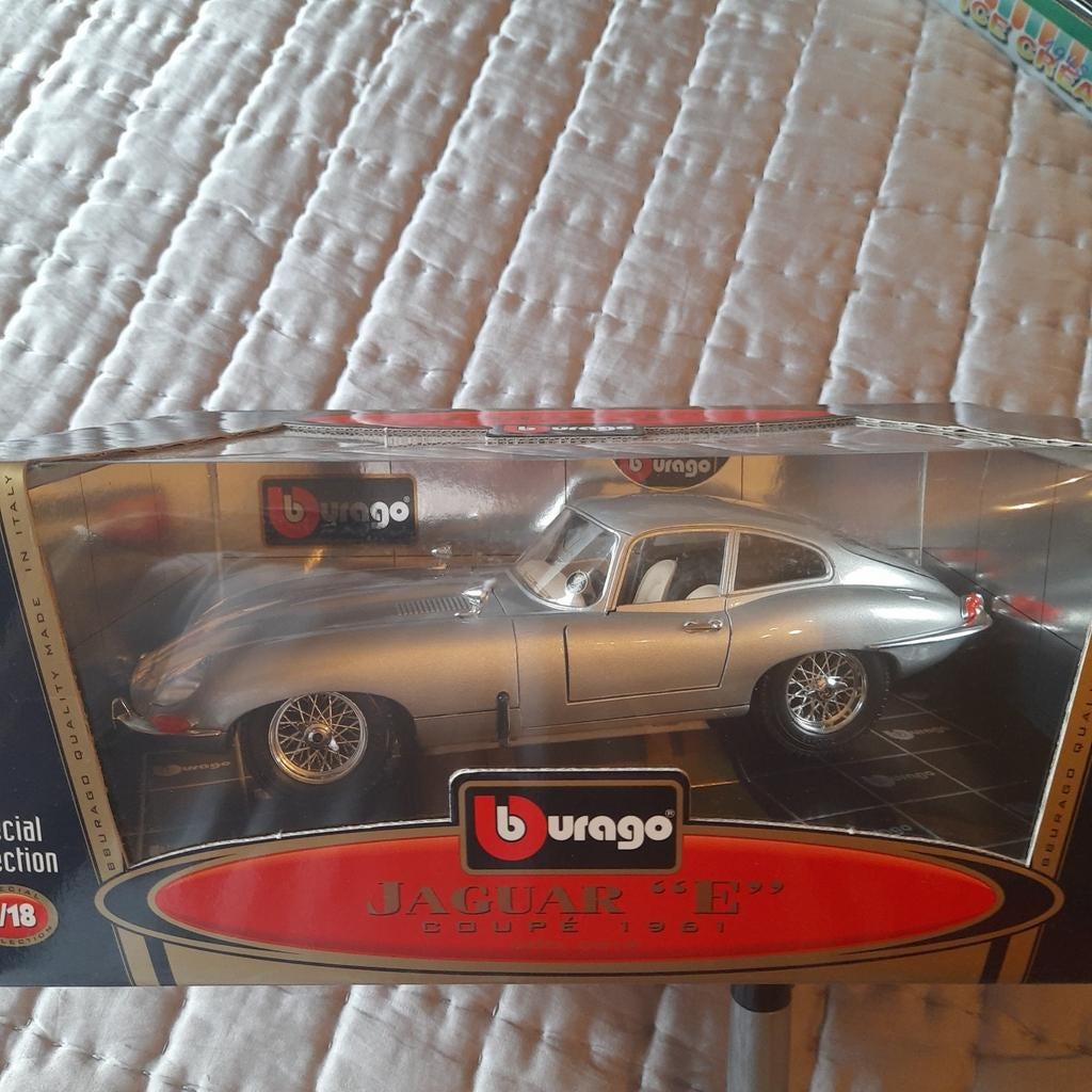MAISTO 1/18 : JAGUAR E Coupe 1961 *MIB*, Hobby en Vrije tijd, Modelauto's | 1:18, Ophalen, Nieuw, Auto, Maisto
