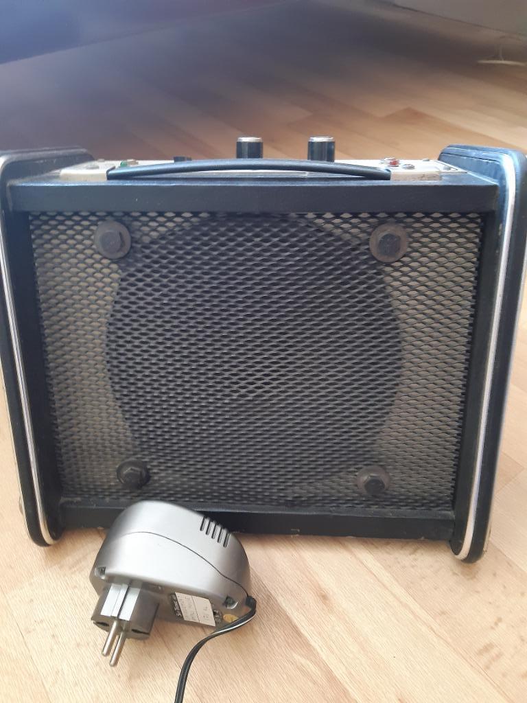 Vintage draagbare gitaarversterker, Muziek en Instrumenten, Ophalen, Gebruikt, Gitaar, Minder dan 50 watt