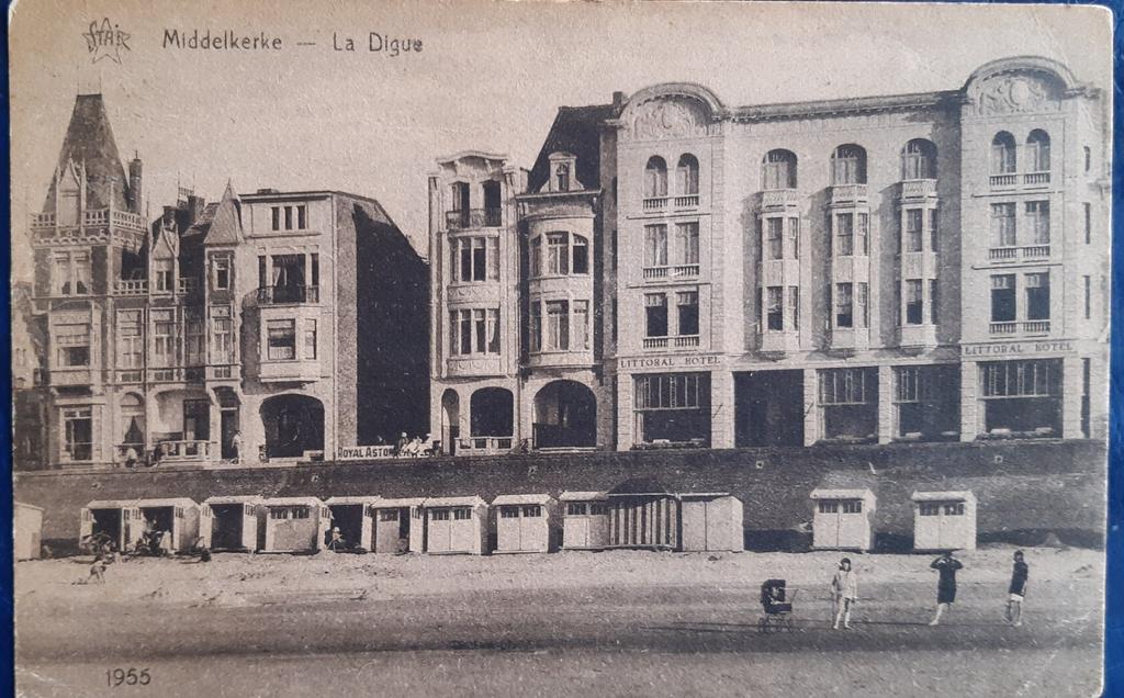 Postkaart MIDDELKERKE la digue ZEEDIJK, Ophalen of Verzenden