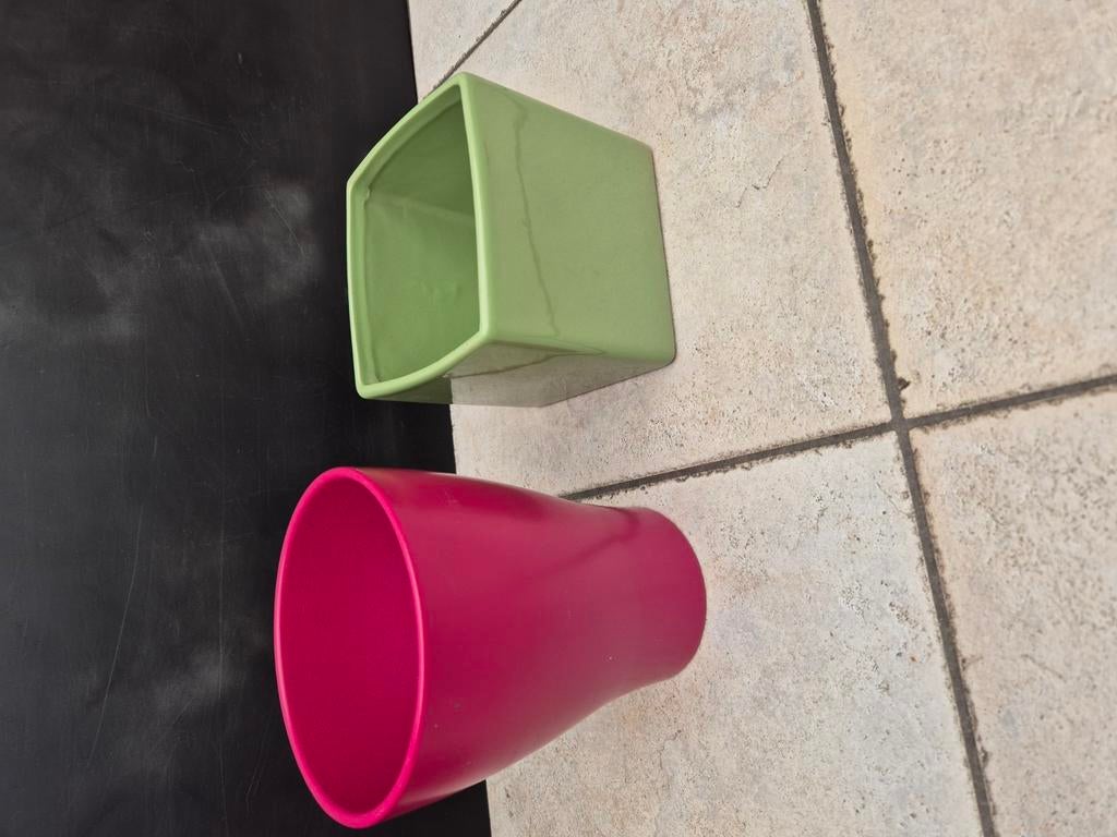 Ceramische bloempotten groen en roos 3 euro per stuk, Tuin en Terras, Ophalen, Zo goed als nieuw