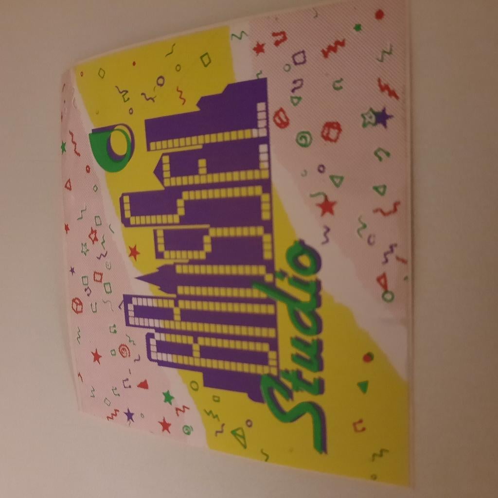 Studio Brussel, Enlèvement, Neuf