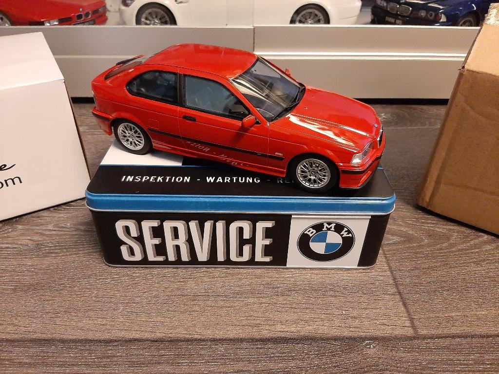 BMW E36 Compact 323 ti Hellrot 1998 Ottomobile schaal 1/18, Hobby en Vrije tijd, Ophalen of Verzenden, Nieuw, Auto, OttOMobile