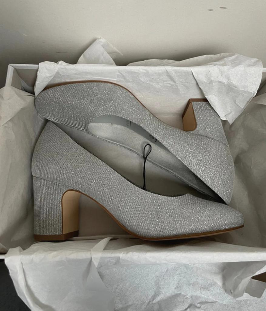 Sandales à talons argentés à paillettes, taille 36, tamaris, Enlèvement ou Envoi, Neuf, Escarpins