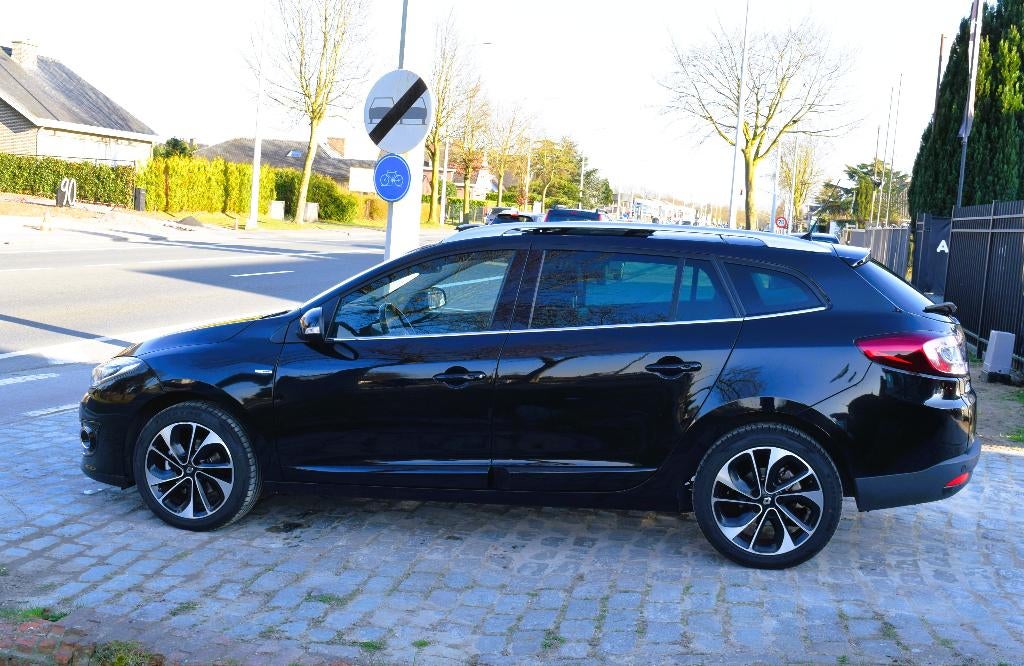 Renault Megane 1.5dCi/Bose Edition/FULL OPTIE/GARANTIE, Auto's, 4 cilinders, Zwart, Leder, Bedrijf