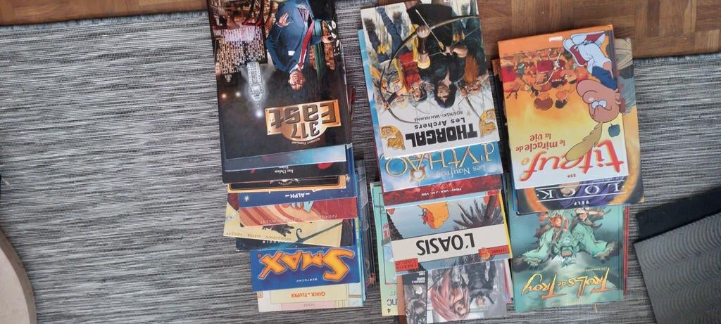 Lot de 40 BD, CD & DVD