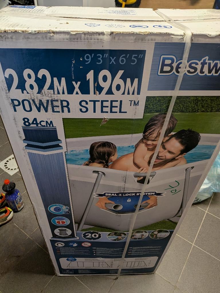 Piscine Hors sol encore dans son emballage d'origine, Neuf, 200 à 400 cm, Moins de 200 cm, Enlèvement