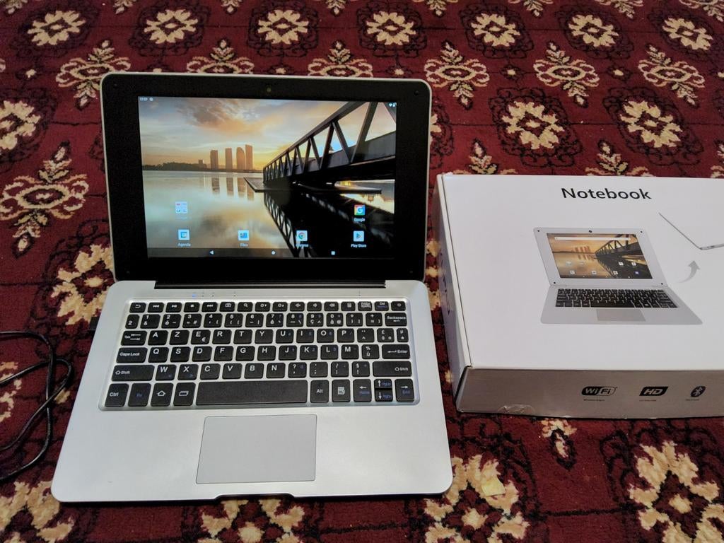 Tablette Android avec boîte et accessoires.
75 euros de prix, Enlèvement ou Envoi