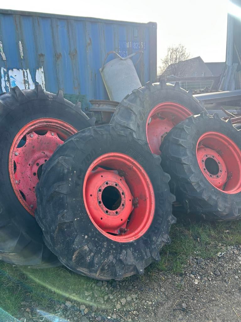 Paire de roues Fendt, Articles professionnels, Enlèvement