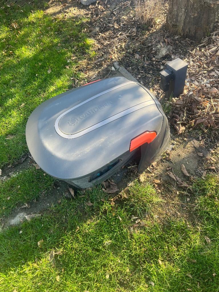 GARDENA ROBOTMAAIER 1250M2, Tuin en Terras, Ophalen, Gebruikt, Bestuurbaar via app, 20 tot 25 cm