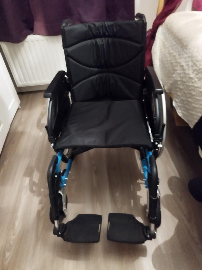 CHAISE ROULANTE VIGO NEUVE MOITIÉ PRIX Bruxelles !, Divers, Chaises roulantes, Enlèvement
