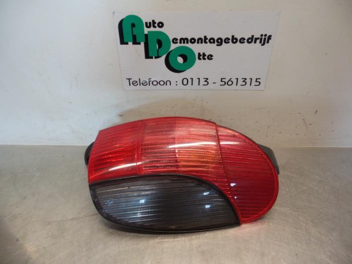 Feu arrière droit d'un Peugeot 306 (306 97-), -, Utilisé, -, Peugeot