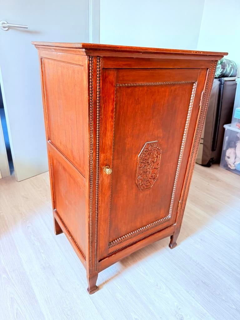 Vintage Houten Kastje met Prachtig Houtsnijwerk, Antiek en Kunst, Ophalen
