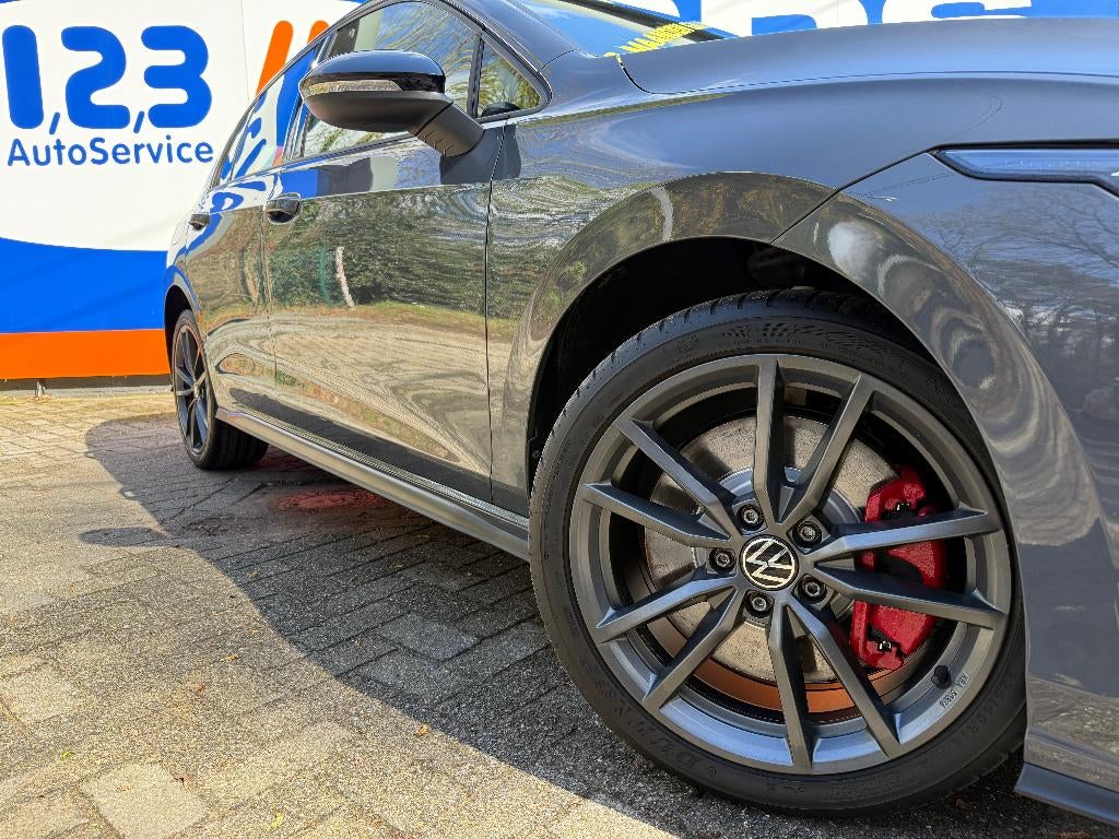 Volkswagen Golf GTE ACC-APP-IQ LIGHTS-TRAVEL ASSIST-CAMERA, Auto's, Stof, 4 cilinders, 5 zetels, 5 deurs