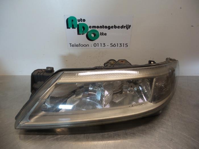 Phare gauche d'un Renault Laguna (Laguna 01-), Autos : Pièces & Accessoires, Renault, -, 3 mois de garantie, Utilisé