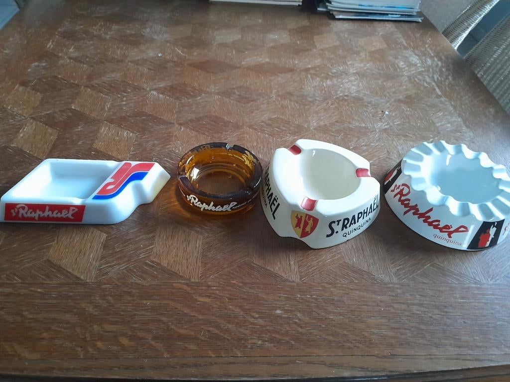 4 cendriers de Saint Raphaël, Collections, Enlèvement ou Envoi