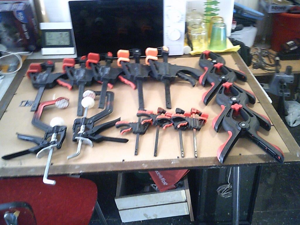 17 serre joints longueur de 15 -10- Cm + mini +4 pinces, Enlèvement, Utilisé