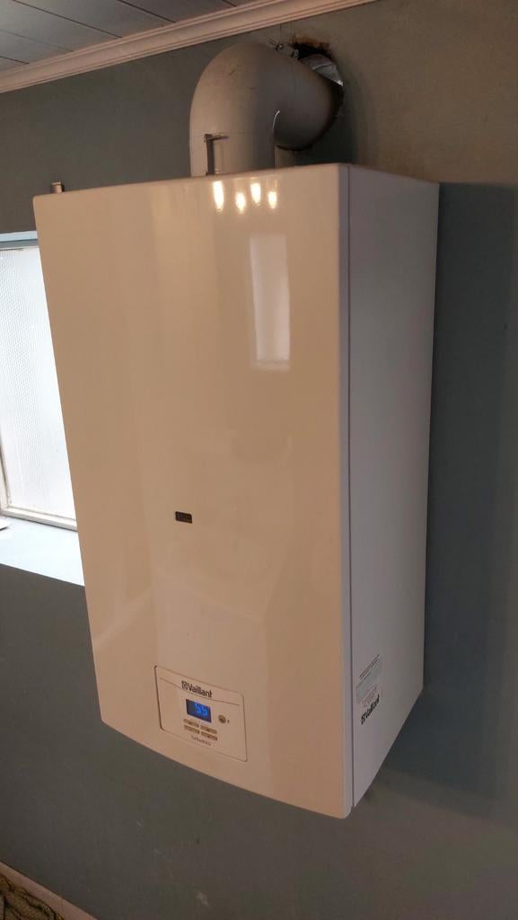 Vaillant turbomag boiler doorstromer, Doe-het-zelf en Bouw, Ophalen, Aardgas, Boiler