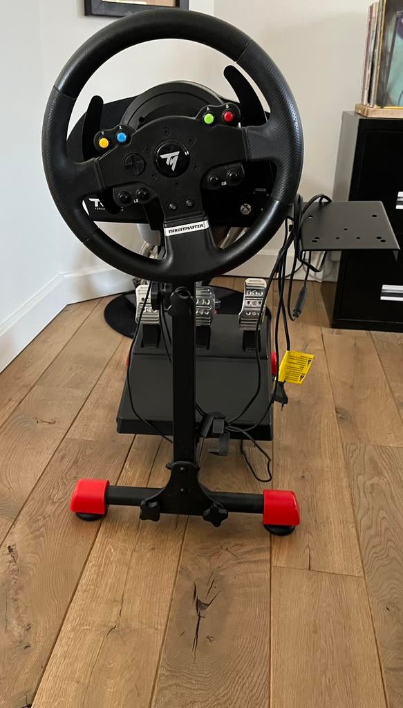 X Box one serie S met trustmaster TMX stuur en pedalen, Consoles de jeu & Jeux vidéo, Consoles de jeu | Xbox | Accessoires, Comme neuf