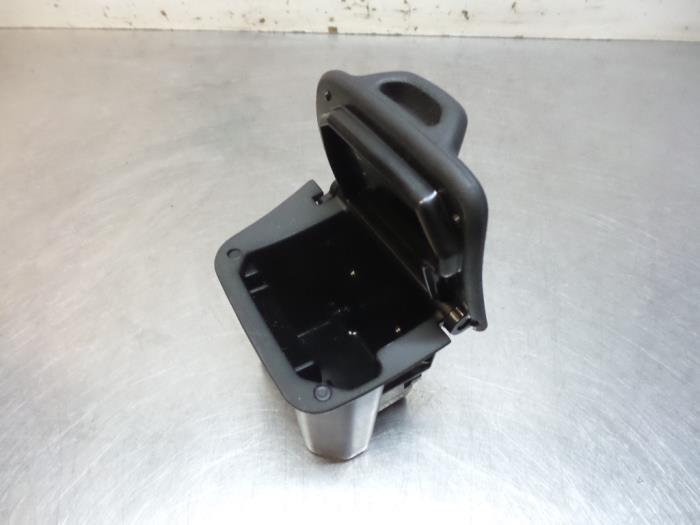 Asbak voor van een Toyota Carina (Carina E 92-), Gebruikt, -, -, Ophalen of Verzenden