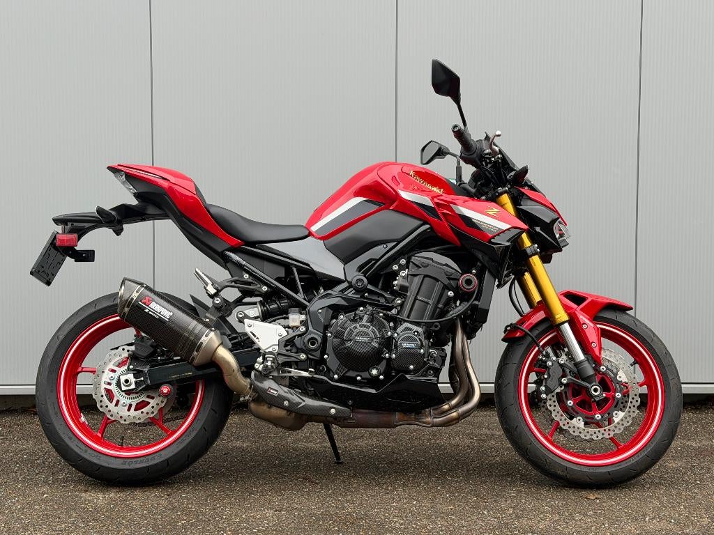 Kawasaki Z 900 Édition Performance / Akrapovic / Carbone--A2, Entreprise, Plus de 35 kW, 948 cm³, Permis Moto A2 minimum