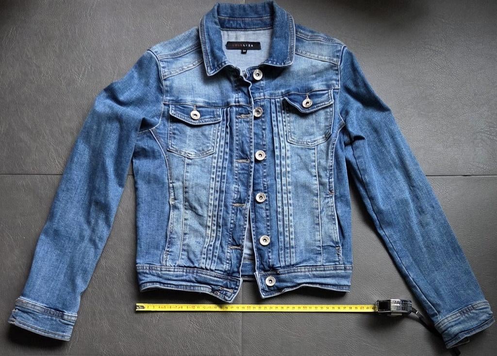 Blauw jeansjasje  Merk: Lola Liza   Maat: 34, Kleding | Dames, Jassen | Zomer, Ophalen of Verzenden, Zo goed als nieuw, Maat 34 (XS) of kleiner