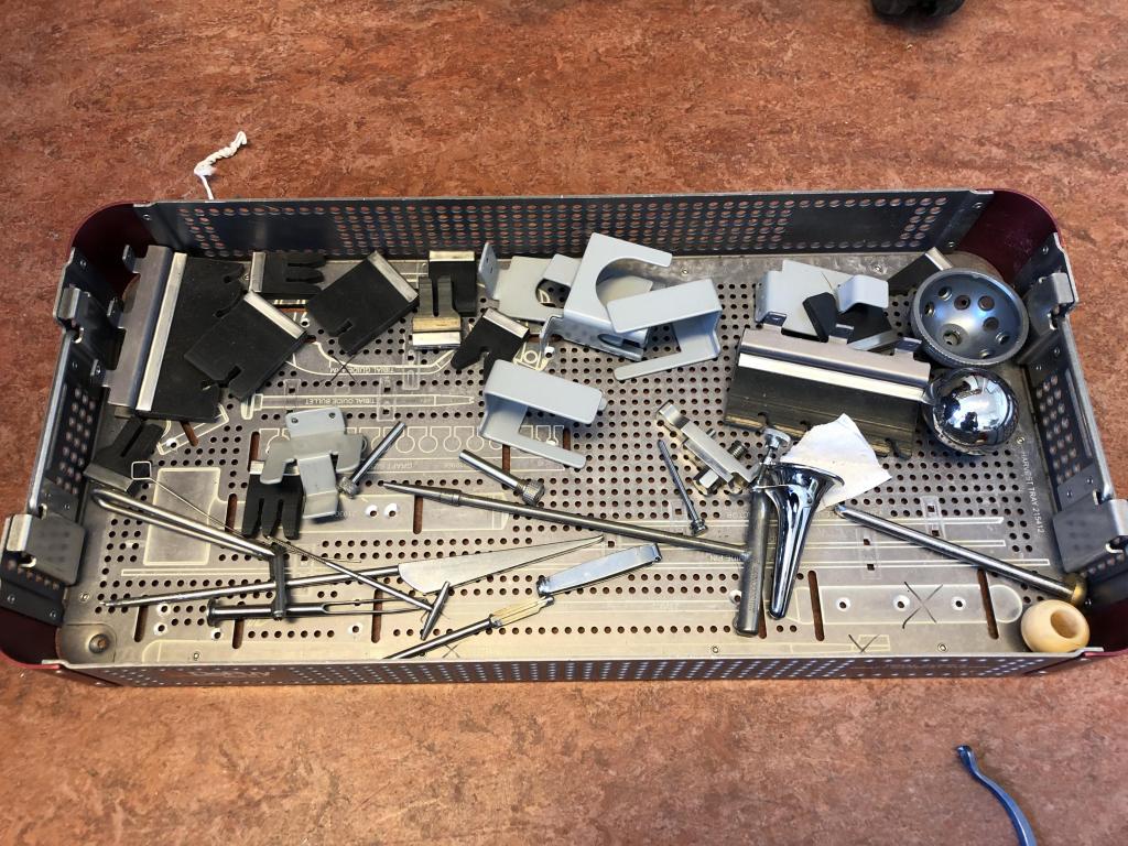 Tray orthopedische spullen raspen, veilen en overigen, Diversen