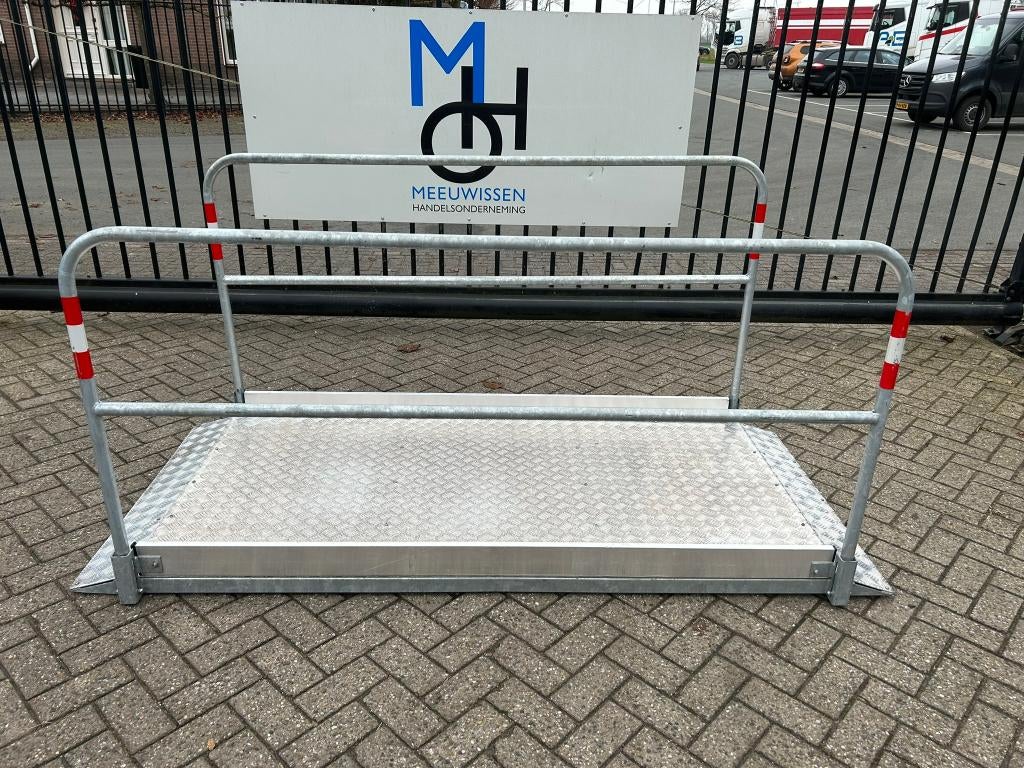 Schake aluminium loopbrug/greppelbrug 2.20x1.00M, Doe-het-zelf en Bouw, Ophalen, Gebruikt