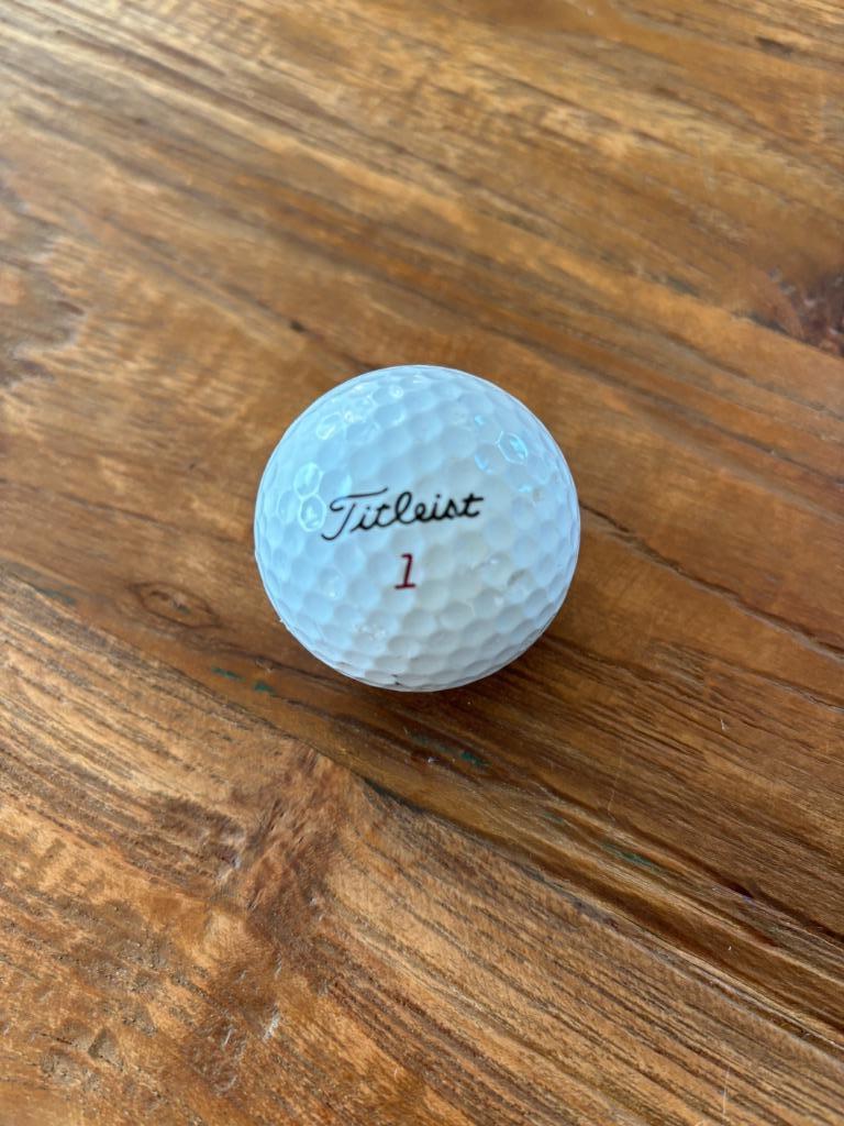 Balle de golf Titleist, Sports & Fitness, Golf, Enlèvement ou Envoi, Comme neuf, Balle(s), Autres marques