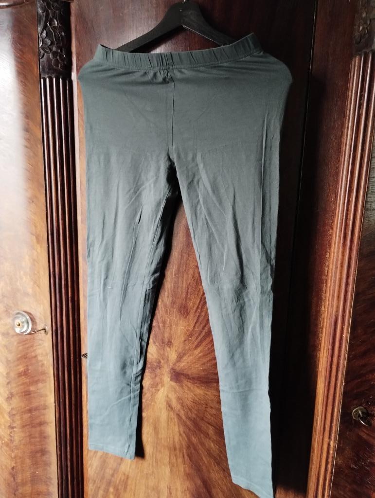 Legging gris pour enfant taille 164, Enfants & Bébés, Vêtements enfant | Taille 164, Utilisé, Fille, Vêtements de nuit ou Sous-vêtements