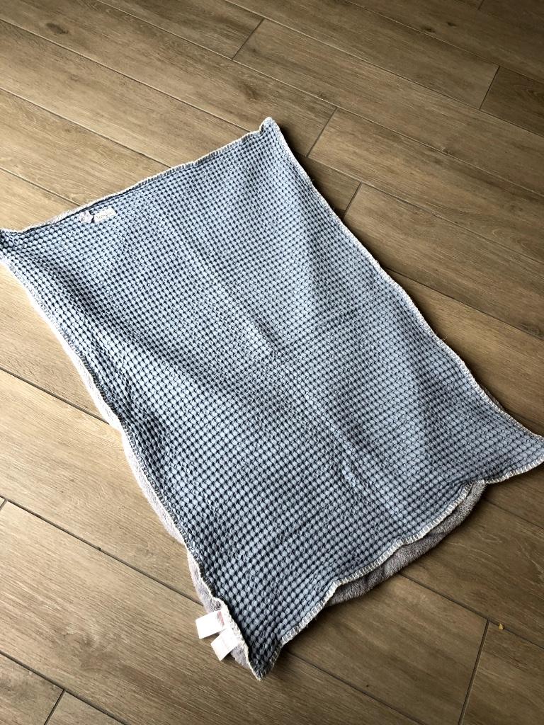 Wiegdeken Koeka blauw-grijs, Kinderen en Baby's, Ophalen of Verzenden, Zo goed als nieuw, Wieg