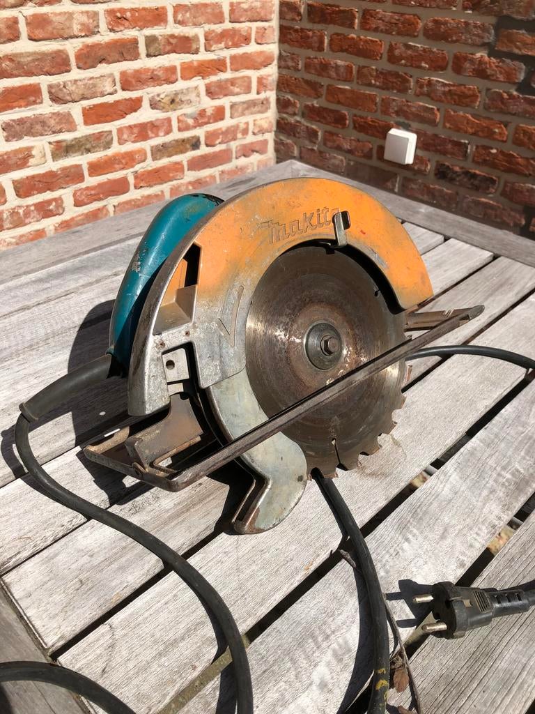 Cirkelzaag makita sr2300, Doe-het-zelf en Bouw, Gereedschap | Zaagmachines, Ophalen, Zo goed als nieuw, Cirkelzaag