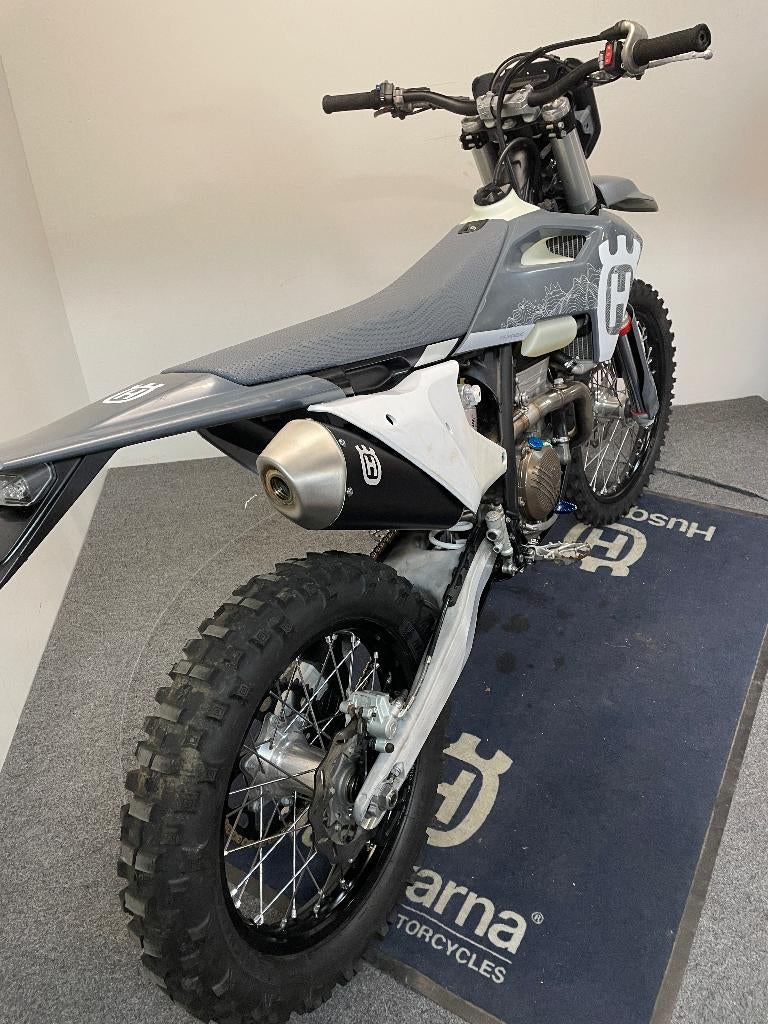 Husqvarna FE  350 PRO MY'24 ref. LS 3279 - foto 2