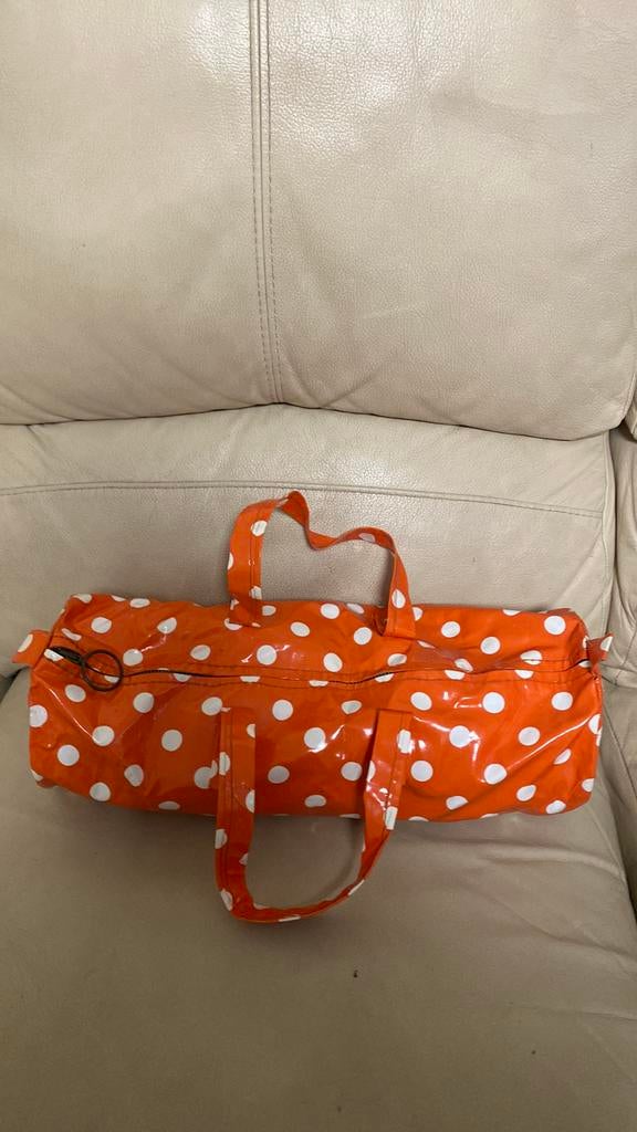 Ancien fourre tout avec accessoires