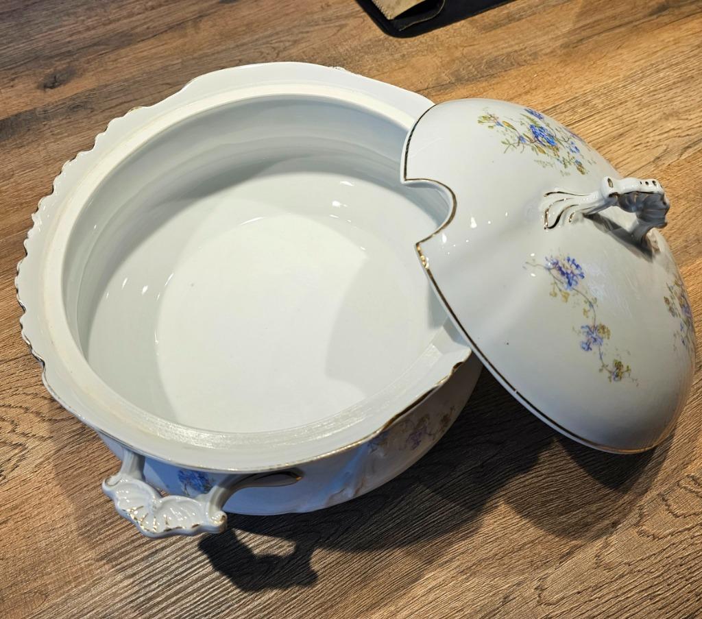 Soupière et saucière ancienne, Enlèvement