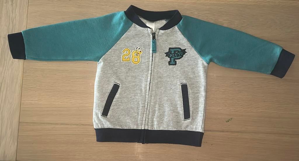 ⚽️ Giletje maat 74, Kinderen en Baby's, Babykleding | Maat 74, C&A, Truitje of Vestje, Ophalen of Verzenden, Zo goed als nieuw