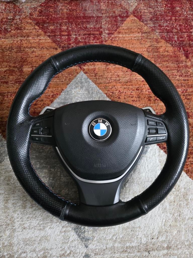 Volant Bmw F10 avec palmes et airbags, Autos : Pièces & Accessoires, Commande, Enlèvement ou Envoi, BMW