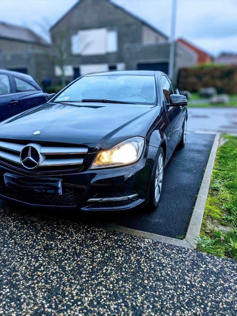 Mercedes c180 boîte automatique, Auto's, Mercedes-Benz, Particulier, Lederen bekleding, Benzine, Coupé, Automaat, Leder, Ophalen