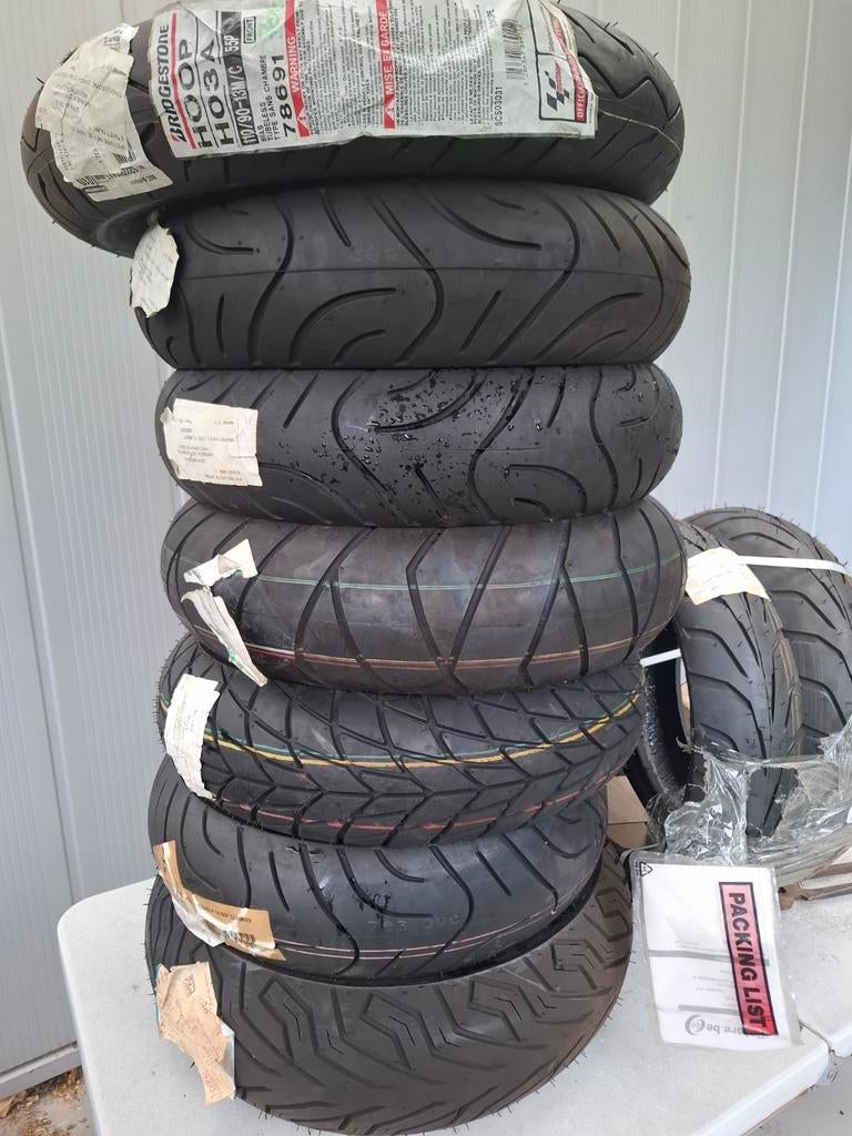 A vendre pneus de scooter nouveau 30.00 euros pieces, Vélos & Vélomoteurs, Scooters | SYM, Enlèvement