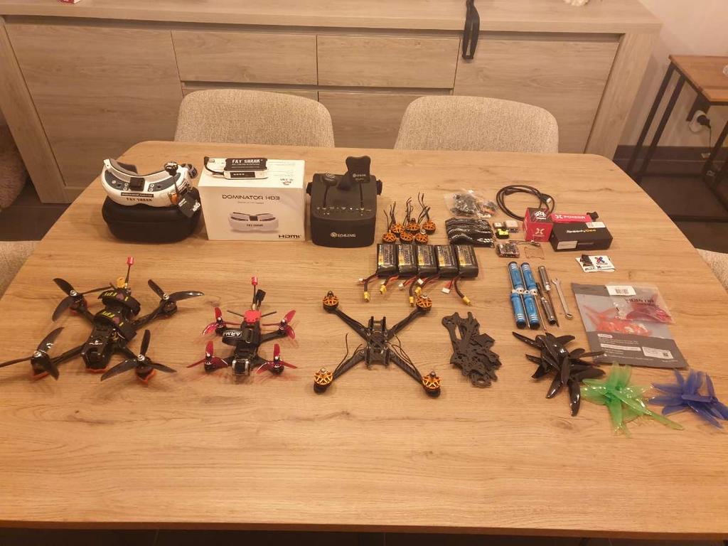 Volledige FPV drone collectie, Hobby en Vrije tijd, RTF (Ready to Fly), Quadcopter of Multicopter, Zo goed als nieuw, Ophalen