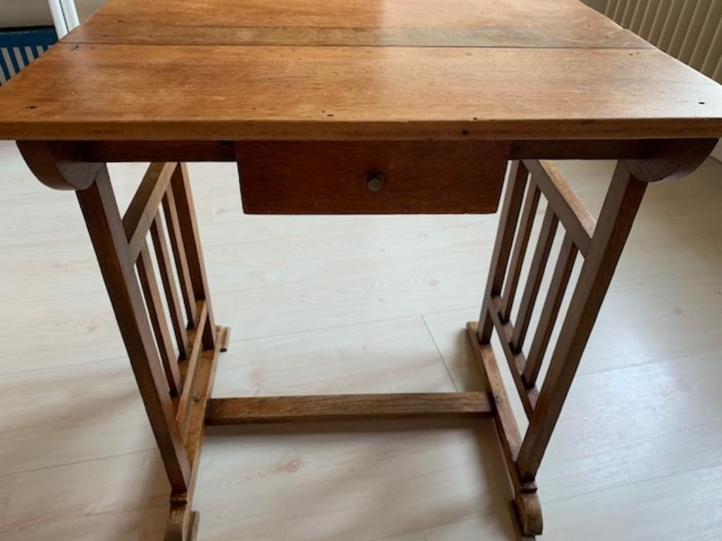 Vintage petite table enfant en chêne, Enlèvement