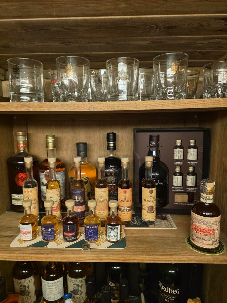 Rum verzameling, Bacardi, Don Papa, Dos Maderas, Volbeat,enz, Enlèvement, Neuf, Autres types, Pleine