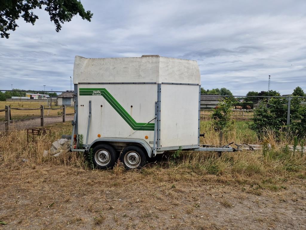 Henra paardentrailer., Dieren en Toebehoren, Paarden en Pony's | Trailers en Aanhangwagens, Ophalen, Gebruikt, 2-paards trailer