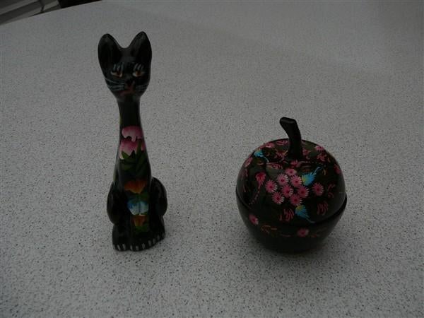 Mooi houten figuren appel en poes, Ophalen of Verzenden, Zo goed als nieuw, Dier