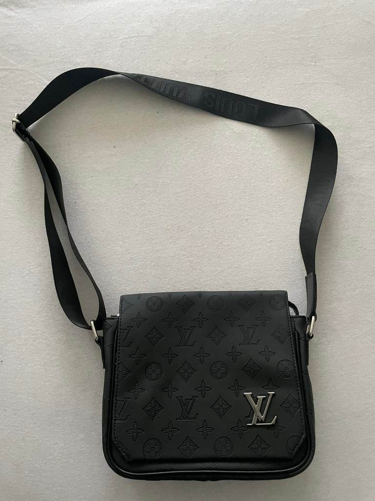 Louis vuitton Tas, Handtassen en Accessoires, Tassen | Schoudertassen, Ophalen of Verzenden, Nieuw, Zwart, Overige merken