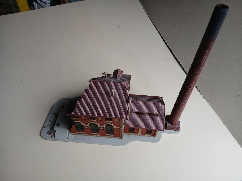 Brasserie en cours de démolition, Hobby & Loisirs créatifs, Autres marques, Enlèvement ou Envoi, Utilisé, Pont, Tunnel ou Bâtiment