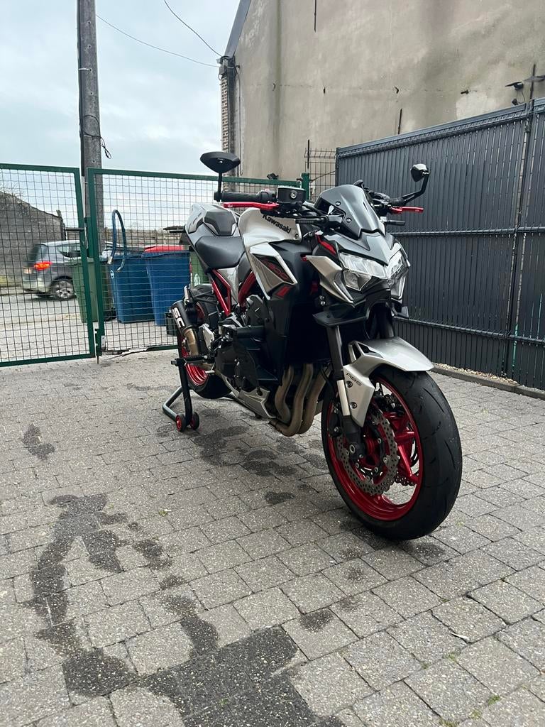 Kawasaki z900 2023 A2 zwart/rood/grijs