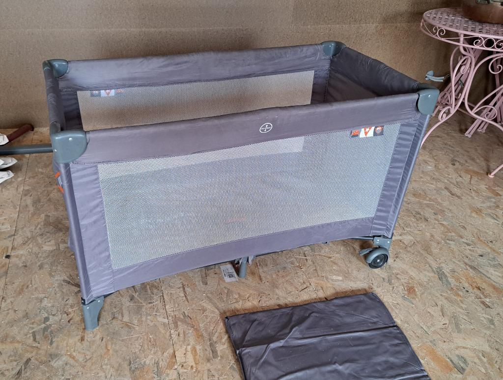 opvouwbaar babypark Dreambee met verzorgingstafel, Kinderen en Baby's, Ophalen, Gebruikt, Wieltjes