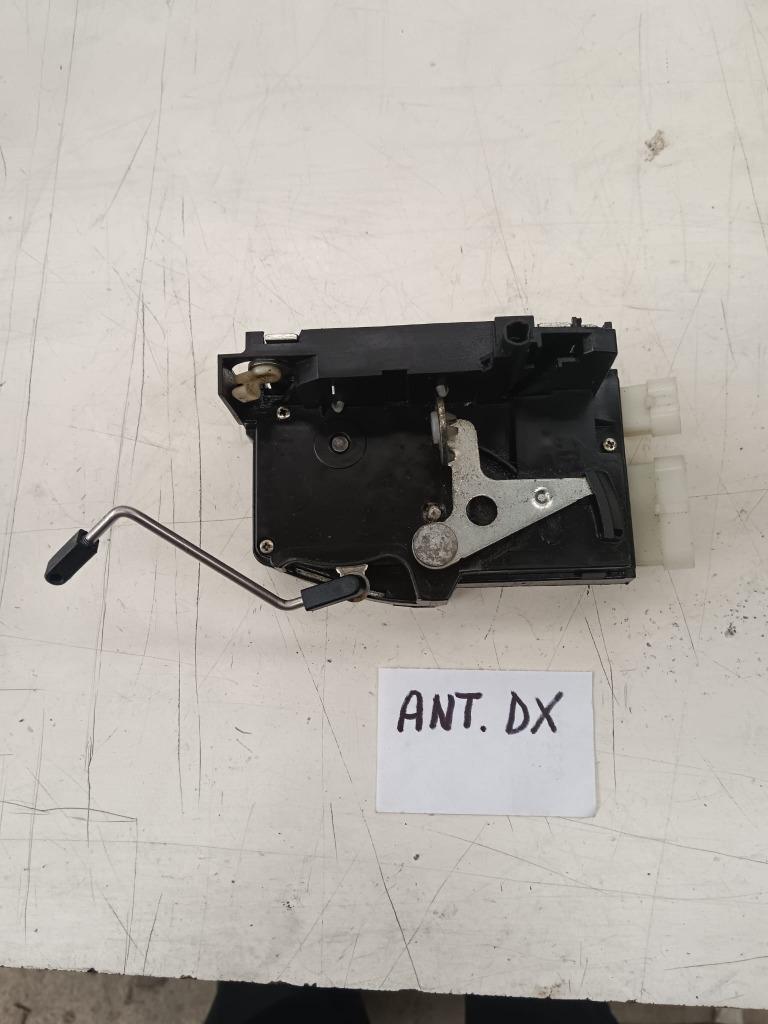 Serrure de porte avant droite Maserati 3200 GT/4200, Maserati, Enlèvement, Utilisé, Droite